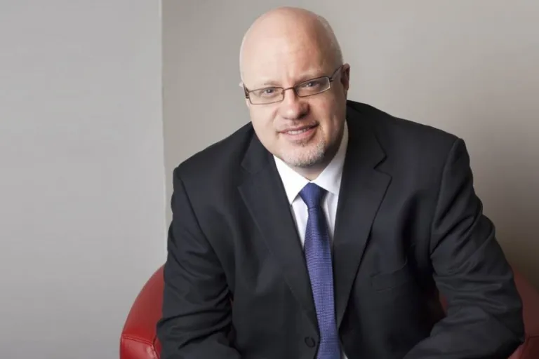 Brett King